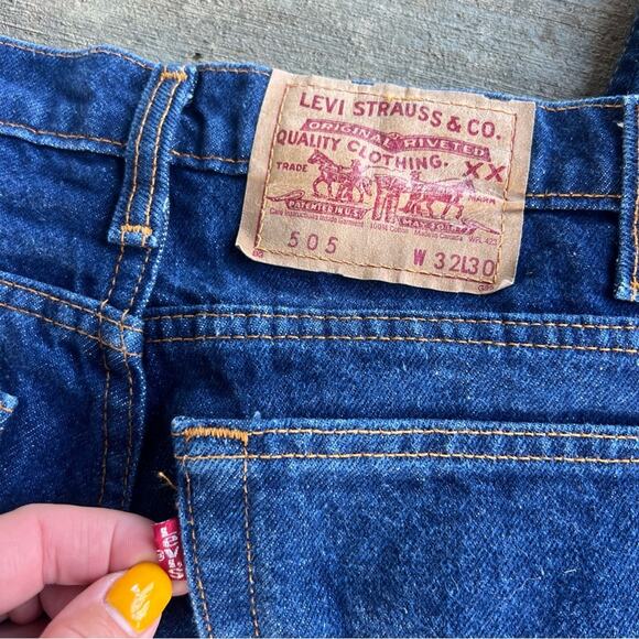 Vintage Levi’s 505 Made in Canada 32x30 Regular Fit Straight Leg Jeans - Picture 4 of 13